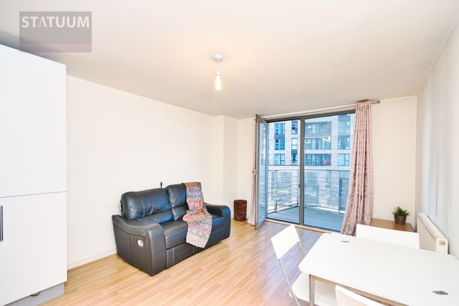 Flat for sale in Stratford High Street, Bow, Newham, London
