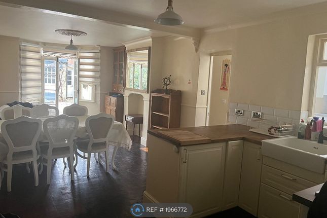 Room to rent in Fairfield Road, London