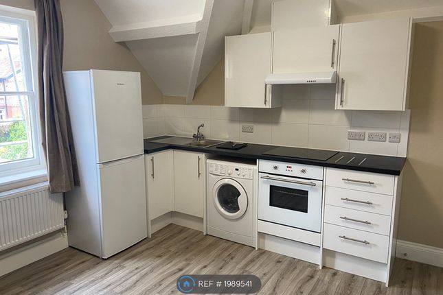 Flat to rent in Walsingham Road, Bristol