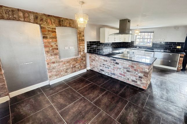 15, Hennessey Court, Doncaster photo 3