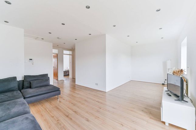 Thumbnail Flat for sale in Lodge Road, Croydon