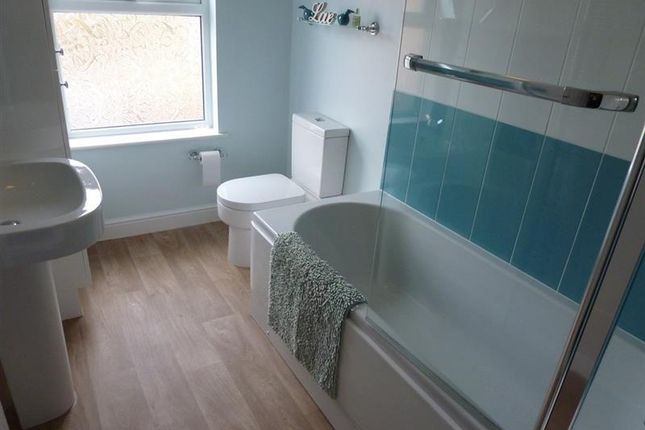 Bathroom.Jpg