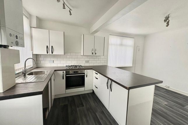 20, Westminster Gardens, Bradford photo 3