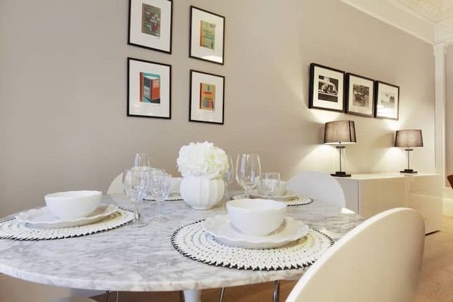 Cool Mayfair Escape| AC | Hertford St, Hertford Street, London photo 5