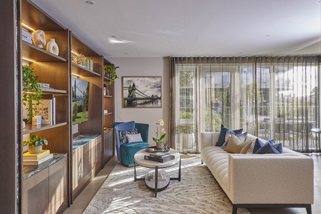 1-bed flat on Flat 669, Palmer House, Parr's Way, London, £855,000