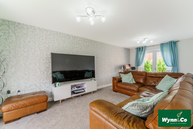 8, Sward Way, Wakefield photo 4