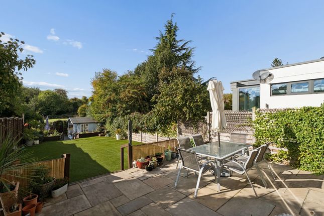 50 Bateman Road, Rickmansworth photo 2