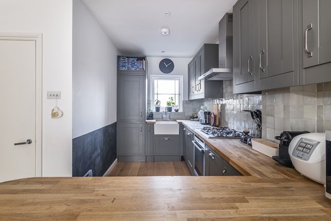 Terraced house to rent in Wycliffe Road, London