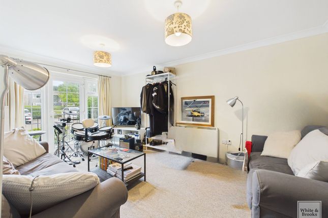 15 Bewick Gardens, Chichester photo 2