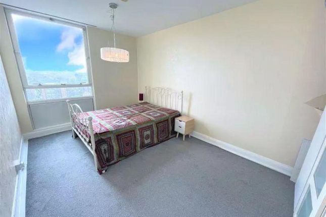 Flat 66, Eagle Heights, Eagle Heights Falcon Estate, London photo 4