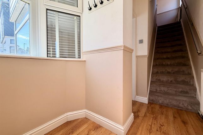 8, Stanage Rise, Sheffield photo 2