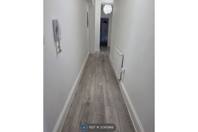 Flat, Irvine House Park Road South, Prenton photo 4