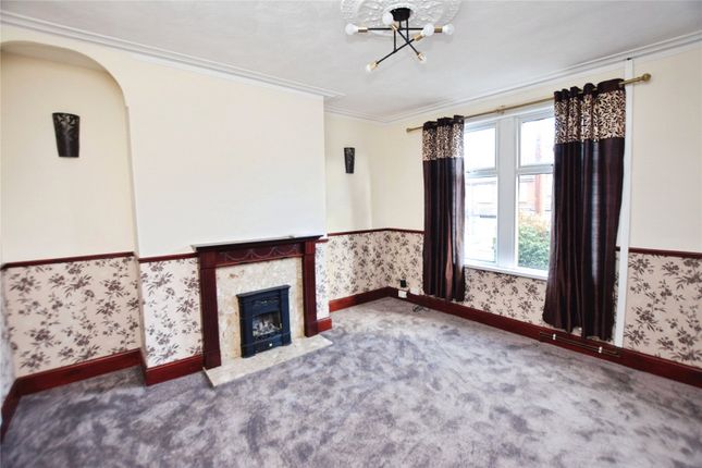 21, Longroyd Crescent, Leeds photo 3