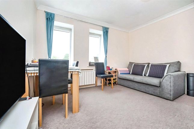 Flat 12 Beaufort Court, Cheltenham photo 2