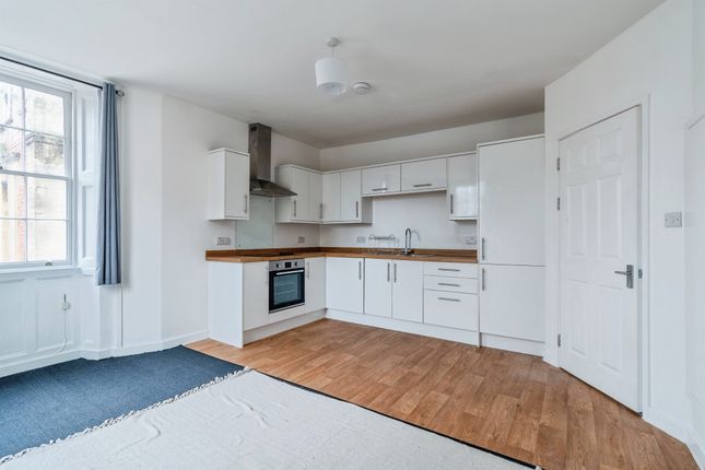 Flat 4, Roundstone Court, Roundstone Street, Trowbridge photo 3