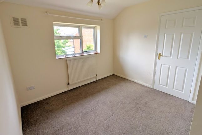 139, Albert Drive, Woking photo 5