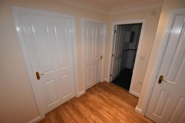 Flat to rent in Hastings Court, Bawtry Road, Wickersley