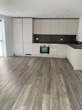 Flat to rent in Burnt Ash Lane, Bromley