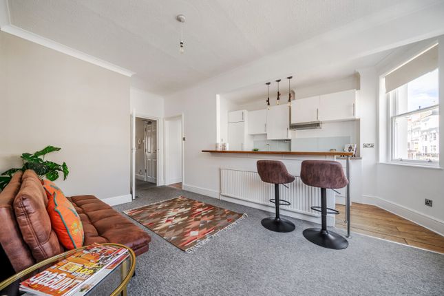 Second Floor Flat, 6, Waterloo Street, East Sussex photo 2
