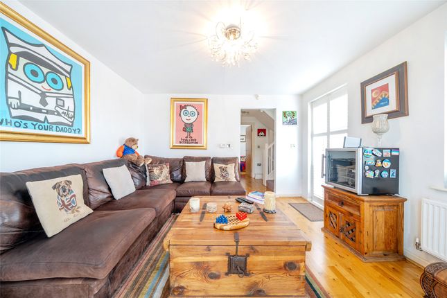 23, Hay Drive, Mitcham photo 4