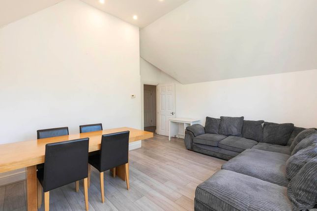 Flat 5, 270 Willesden Lane, London photo 3