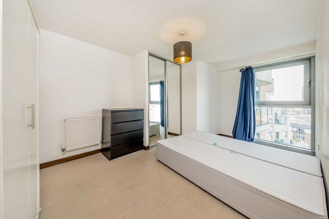 90 Orbis Wharf, Bridges Court Road, London photo 4