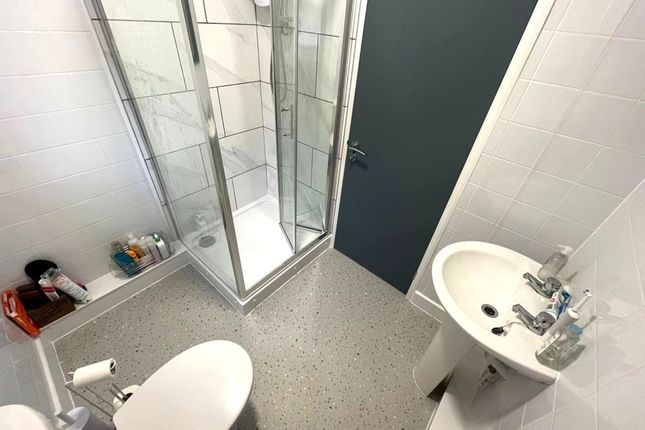 First Floor 124 Rhyddings Terrace, Swansea photo 4