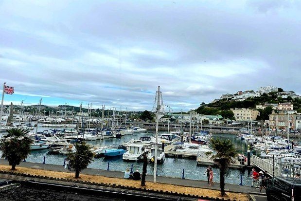 Thumbnail Property to rent in Victoria Parade, Torquay