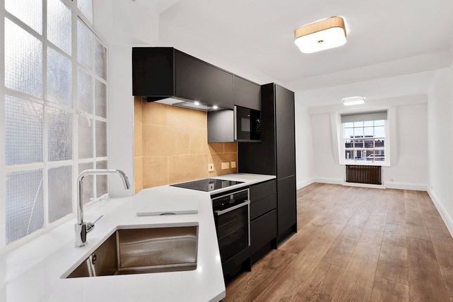 Flat to rent in Ivor Court, Gloucester Place, London