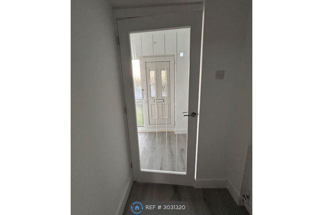 Holland Way, Newport Pagnell photo 3