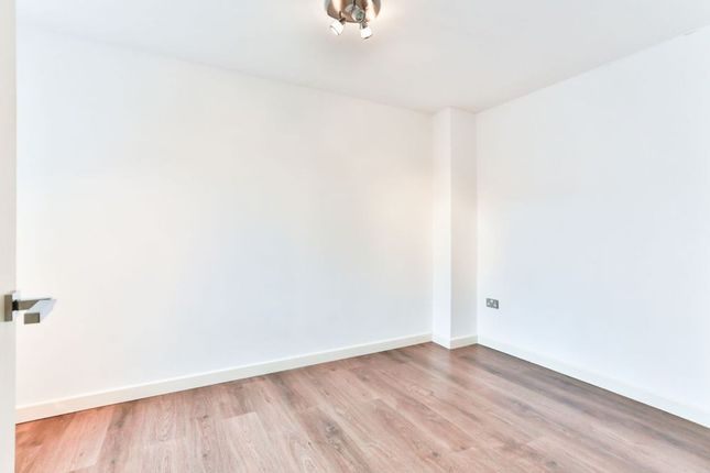 Apt 15, The Mews 29-31 St. Pauls Lane, Cheltenham photo 3