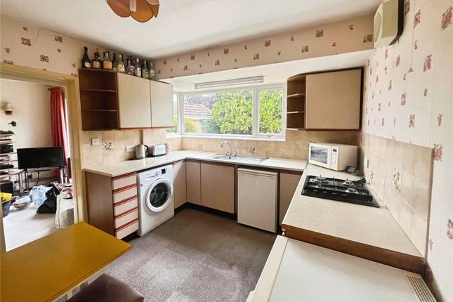 36, Villa Close, Bedworth photo 2