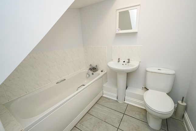 Flat for sale in Shillingford Mews, Grove Road, Leighton Buzzard