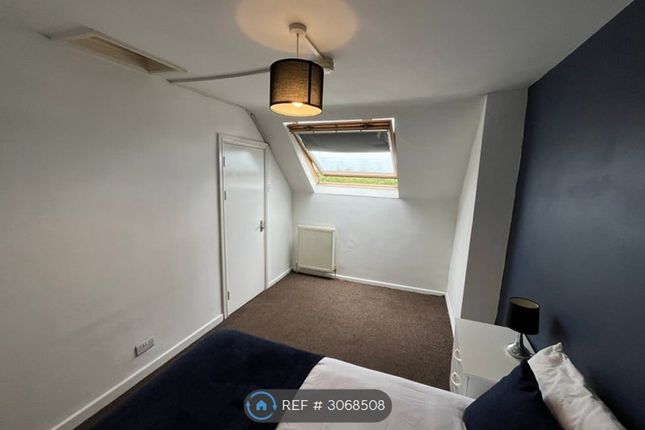 Room, Field Drive Shirebrook, Mansfield photo 3