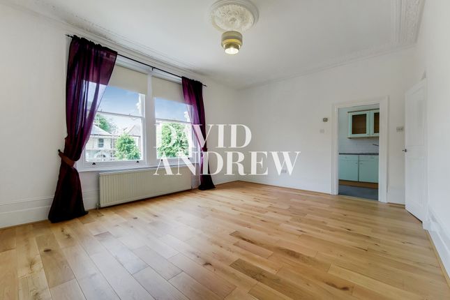 Thumbnail Flat to rent in Queens Drive, London