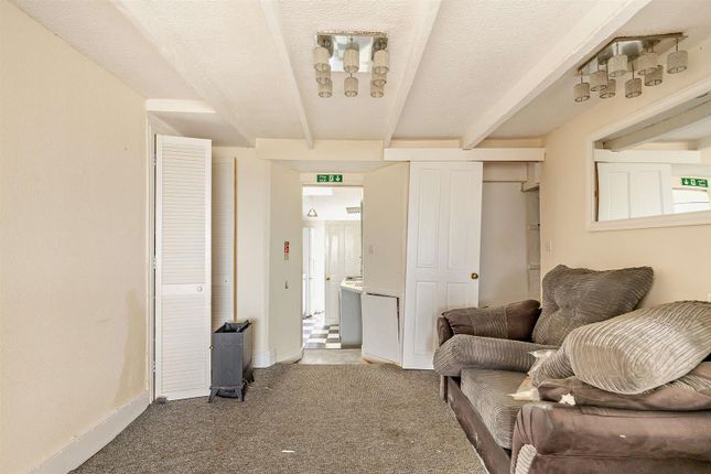 17, Marine Terrace, Penzance photo 3