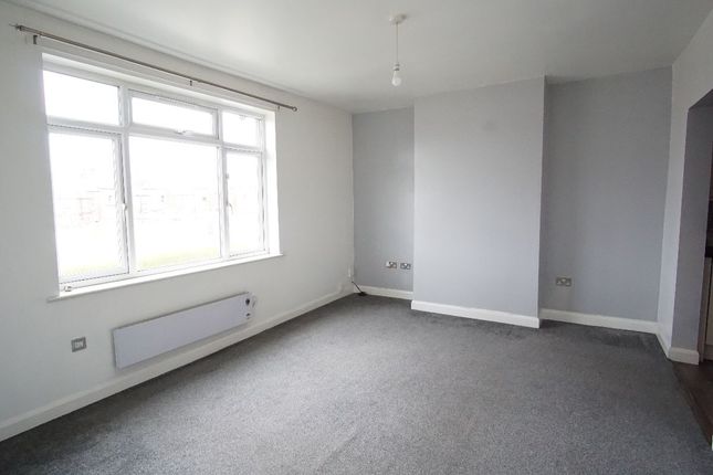 Flat to rent in Apartment, Poplar House, Poplar Avenue, Leeds