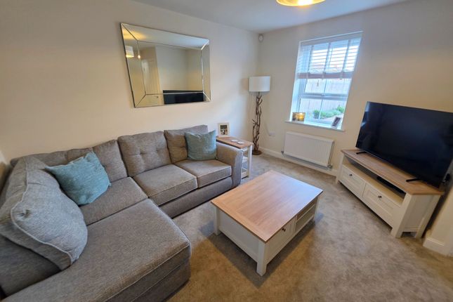 53 Farleigh Drive, Doncaster photo 2
