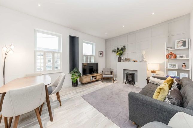 Thumbnail Maisonette for sale in Hartfield Crescent, London