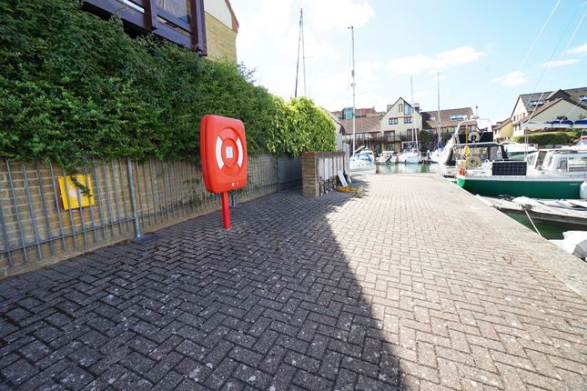 Q56 mooring c/o, 4, Tintagel Way, Portsmouth photo 4