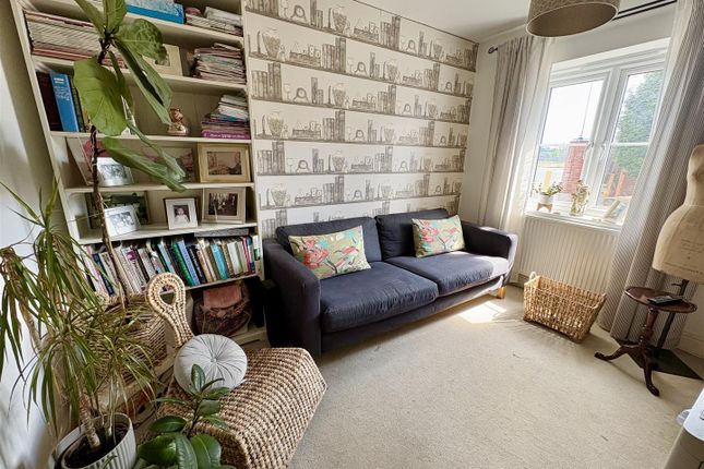 4, Sovereign Close, Eastbourne photo 4