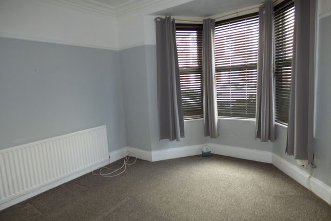Flat to rent in Warton Terrace, Heaton, Newcastle Upon Tyne