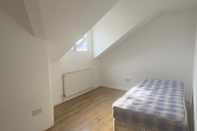 F3, 51A, Norbury Road, London photo 2