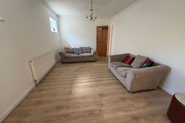 101B, Elm Avenue, Ruislip photo 5