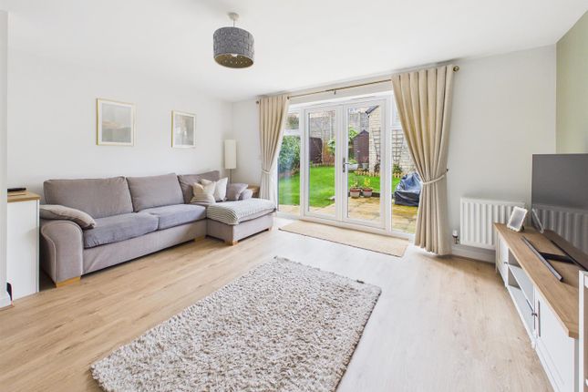 32, Peregrine Road, Gloucester photo 3