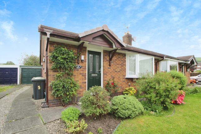 Thumbnail Bungalow for sale in Leicester Drive, Glossop, Derbyshire