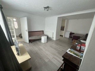 Room B, Canterbury photo 4