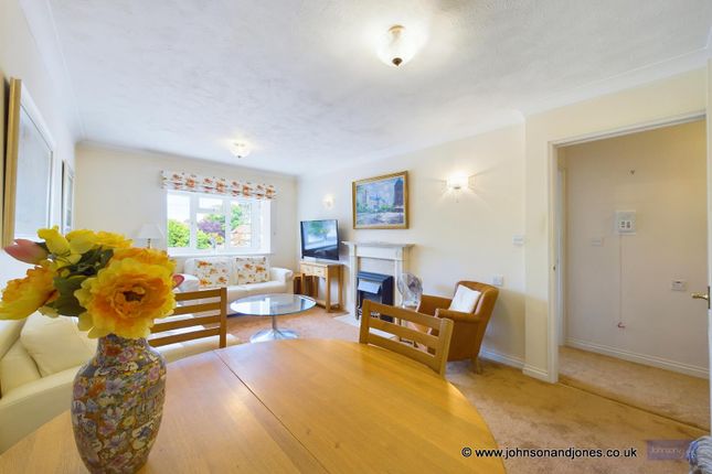 28, Abbey Court, Abbey Road, Chertsey photo 4