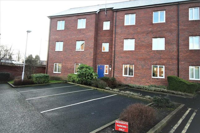 Flat to rent in Mill Court Drive, Stoneclough, Stoneclough