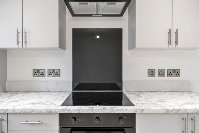2 Halis Court, Liverpool photo 4